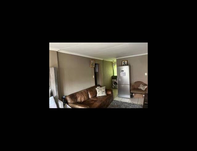 15 BEDROOM HOUSE FOR SALE IN LOMBARDY EAST